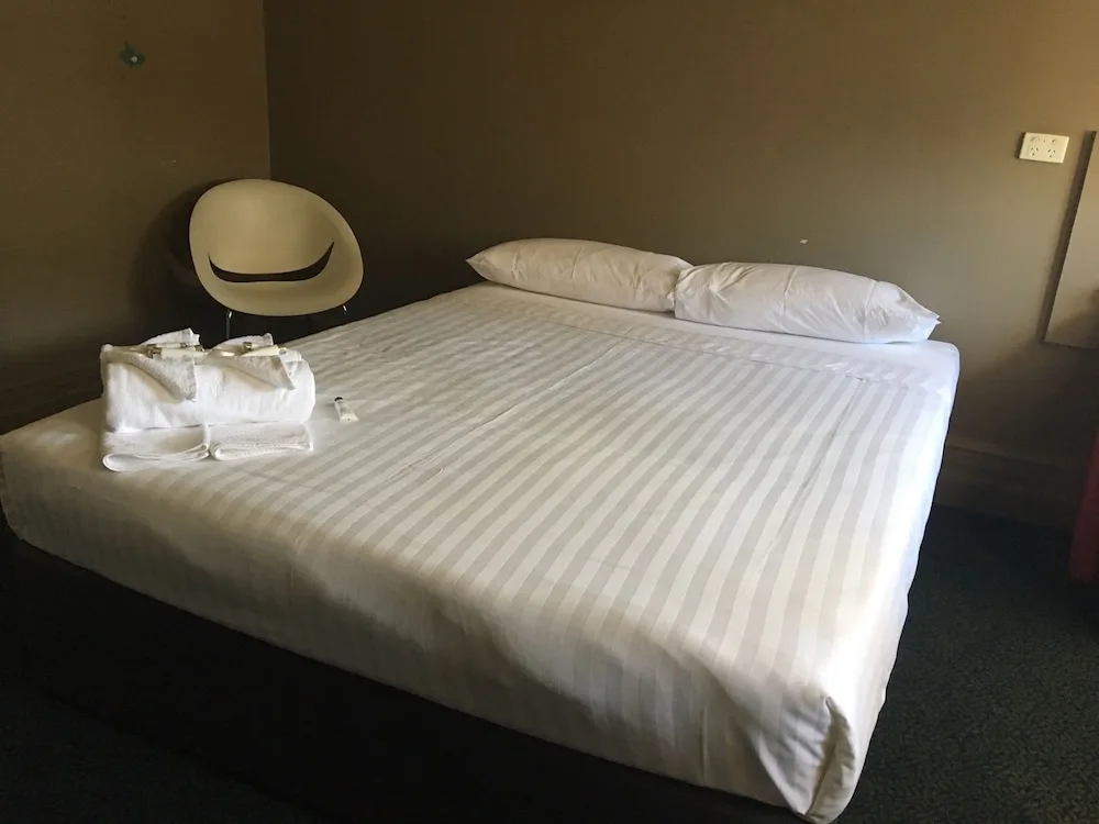 Swansea Hotel in Swansea, NSW, Australia - photo 3