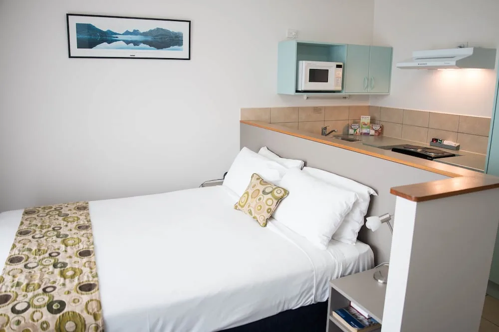 Adina Place Motel Apartments in Launceston, Australia - photo 3