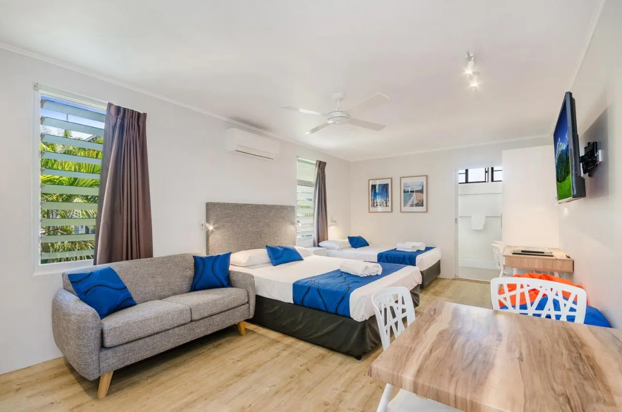 Beach House Motel in Townsville, Australia - photo 2