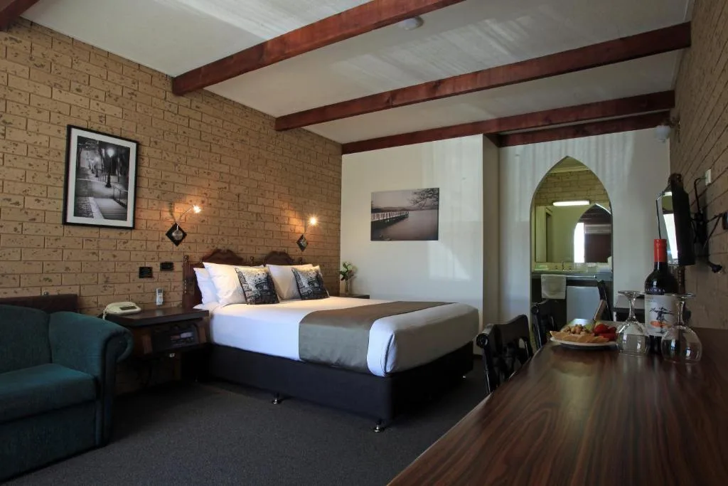 Bell Tower Motor Inn in Shepparton, Australia - photo 4