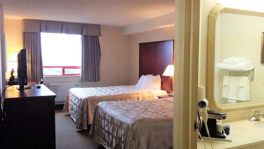Travelodge by Wyndham Vancouver Airport in Richmond, Canada - photo 3