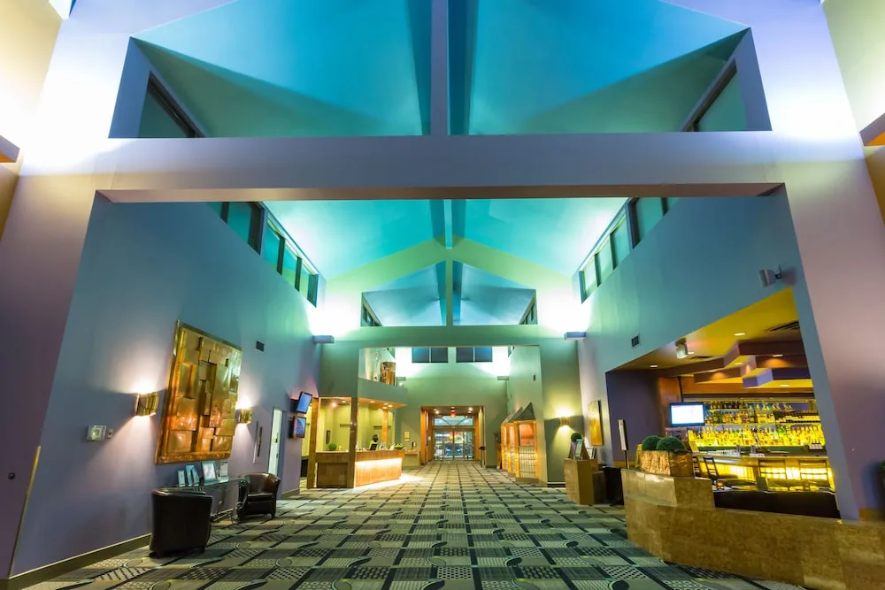 Royal Hotel West Edmonton, Trademark Collection by Wyndham in Edmonton, Canada - photo 1
