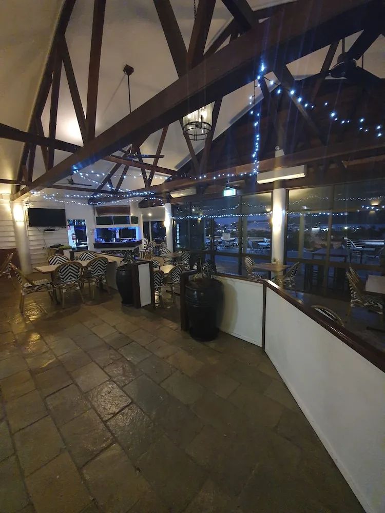 Colonial Palms Motor Inn in Airlie Beach, Australia - photo 4