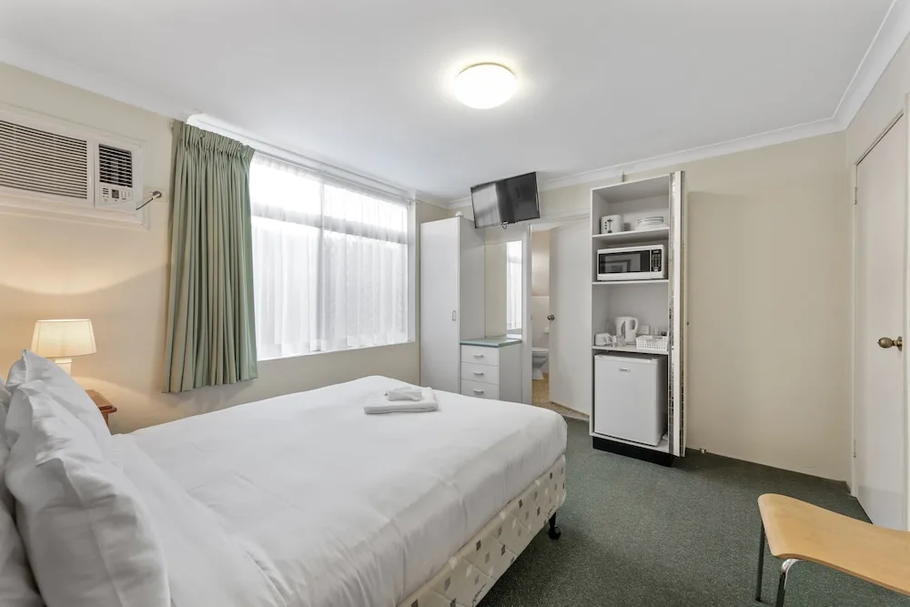 Paramount Motel in Australia - photo 3