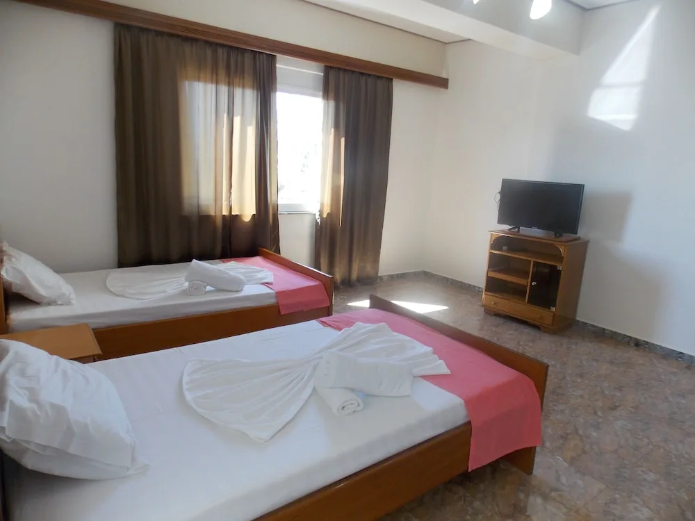Hotel Dea in Sarande, Albania - photo 4