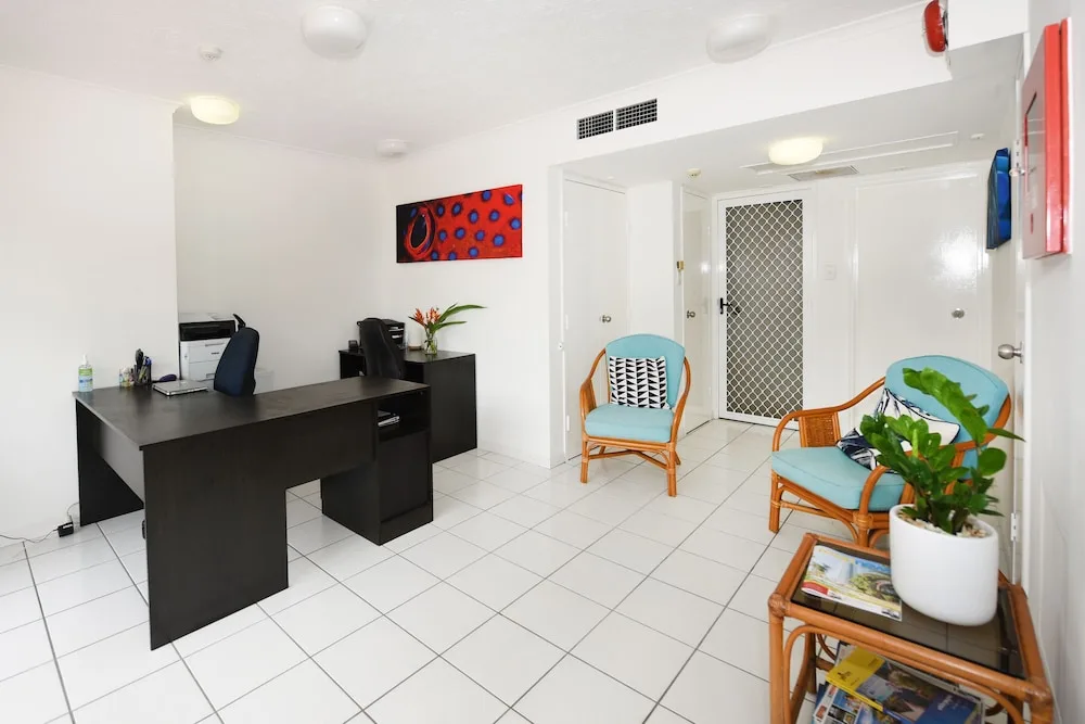 Golden Sands Beachfront Apartment Resort