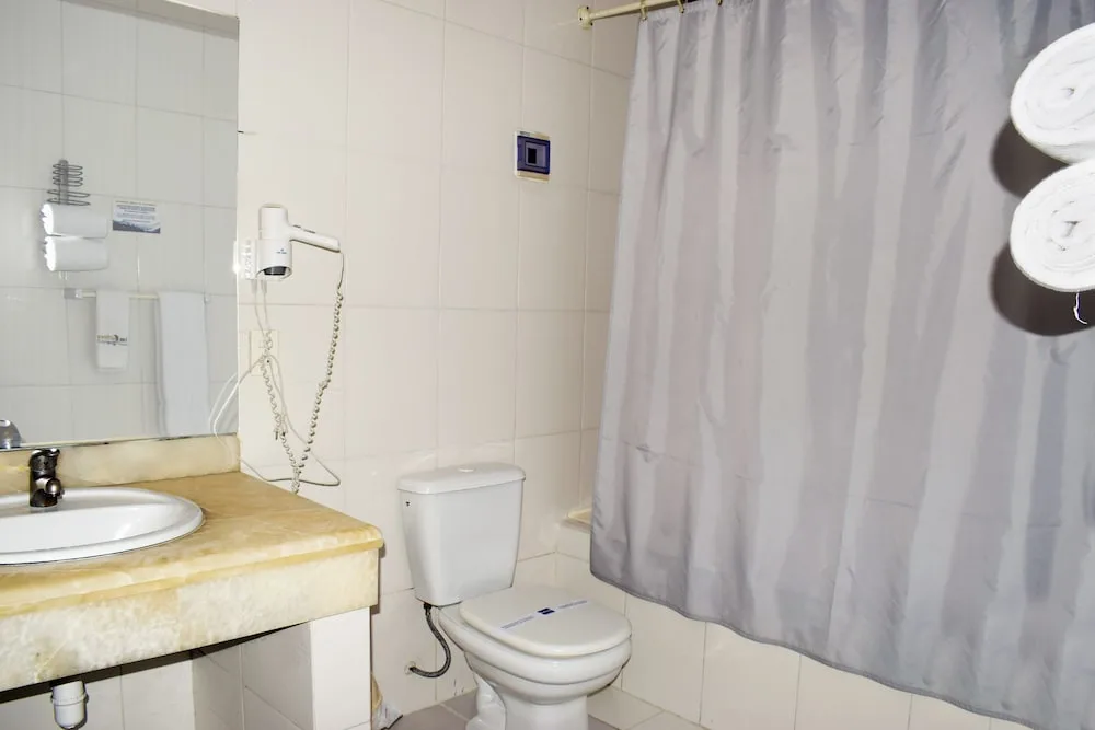 Apart Hotel Los Delfines in LA PAZ, BOLIVIA - photo 2