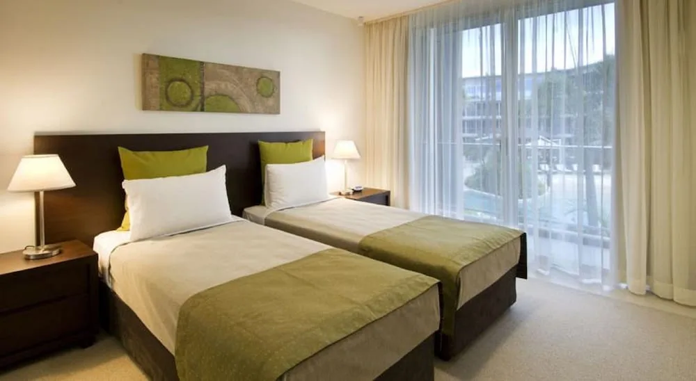 Azzura Greens Resort in Hope Island, Australia - photo 4