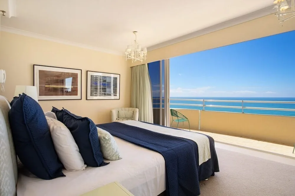 Zenith Ocean Front Apartments in Surfers Paradise, Australia - photo 2