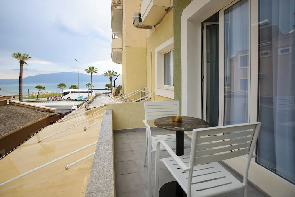 Mare Blu Hotel Bar in Vlore, Albania - photo 5