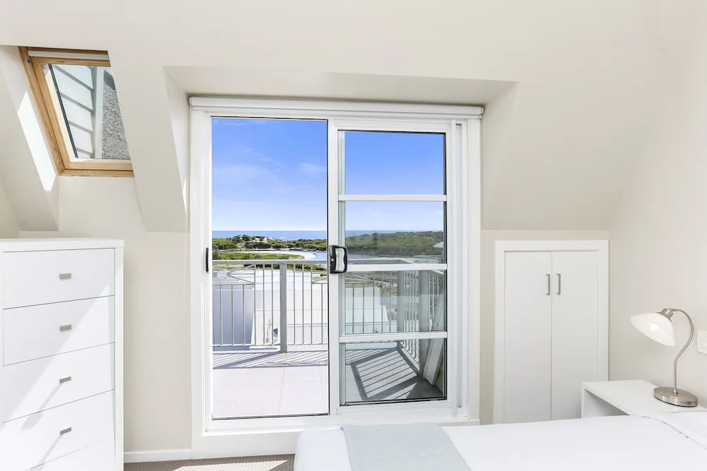 Deep Blue Hotel & Hot Springs in Warrnambool, Australia - photo 4