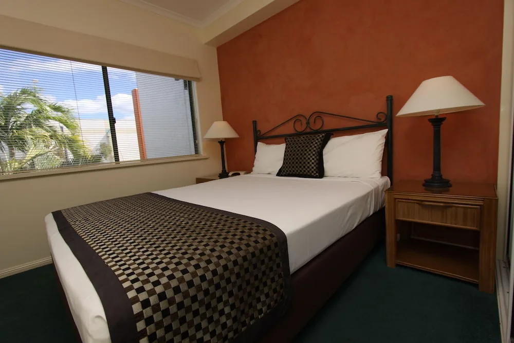 Mid City Luxury Suites in Cairns, Australia - photo 4