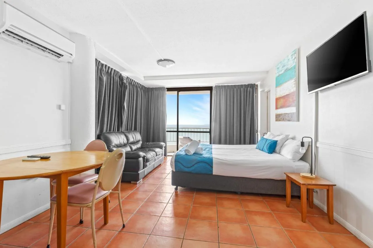 Bayview Tower in Yeppoon, Australia - photo 2