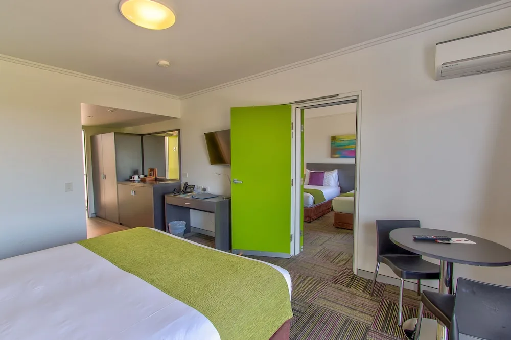Mackay Oceanside Central Hotel in Mackay, Australia - photo 4