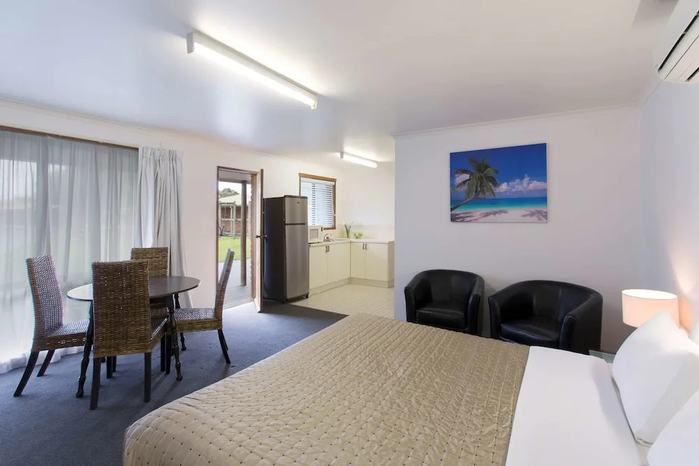 Best Western Colonial Village Motel in WARRNAMBOOL, Australia - photo 3
