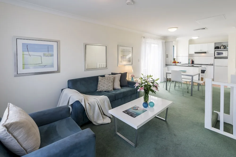 Oaks Gold Coast Calypso Plaza Suites in Coolangatta, Australia - photo 3