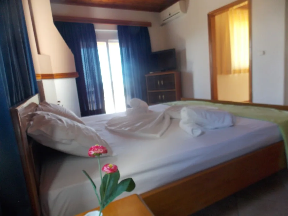 Hotel Dea in Sarande, Albania - photo 5