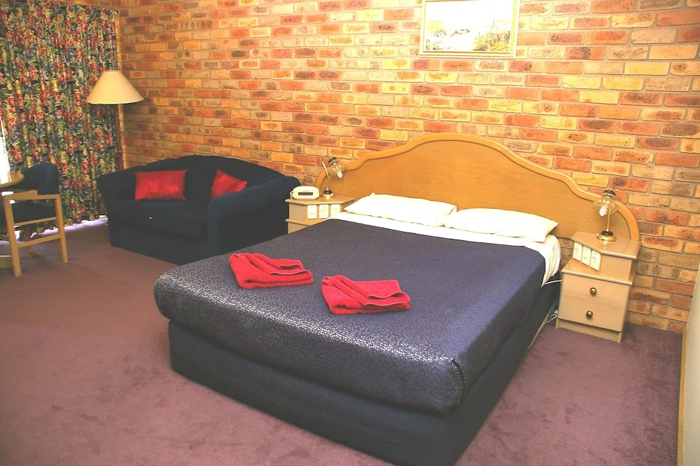 Pines Country Club Motor Inn in Shepparton, Australia - photo 3