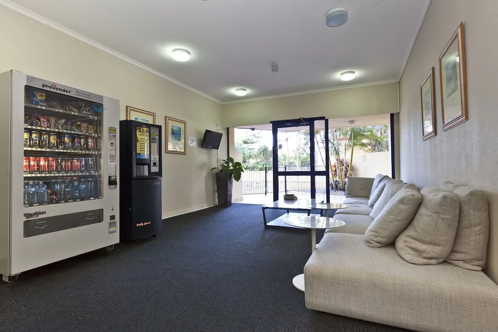 Surf Regency in QUEENSLAND 4217, Australia - photo 2