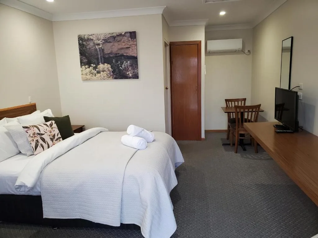 Roydons Motor Inn in Tamworth, Australia - photo 5