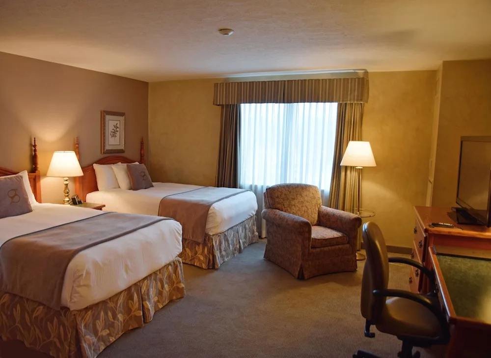 Stone Gate Inn in Orillia, Canada - photo 4
