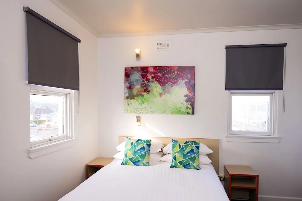 Mowbray Hotel in Mowbray, Australia - photo 2
