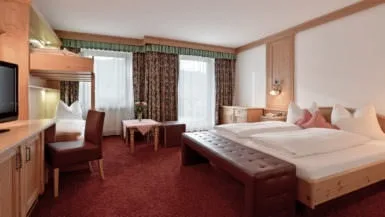 Ferienhotel Hoppet in Hart im Zillertal, Austria - photo 2