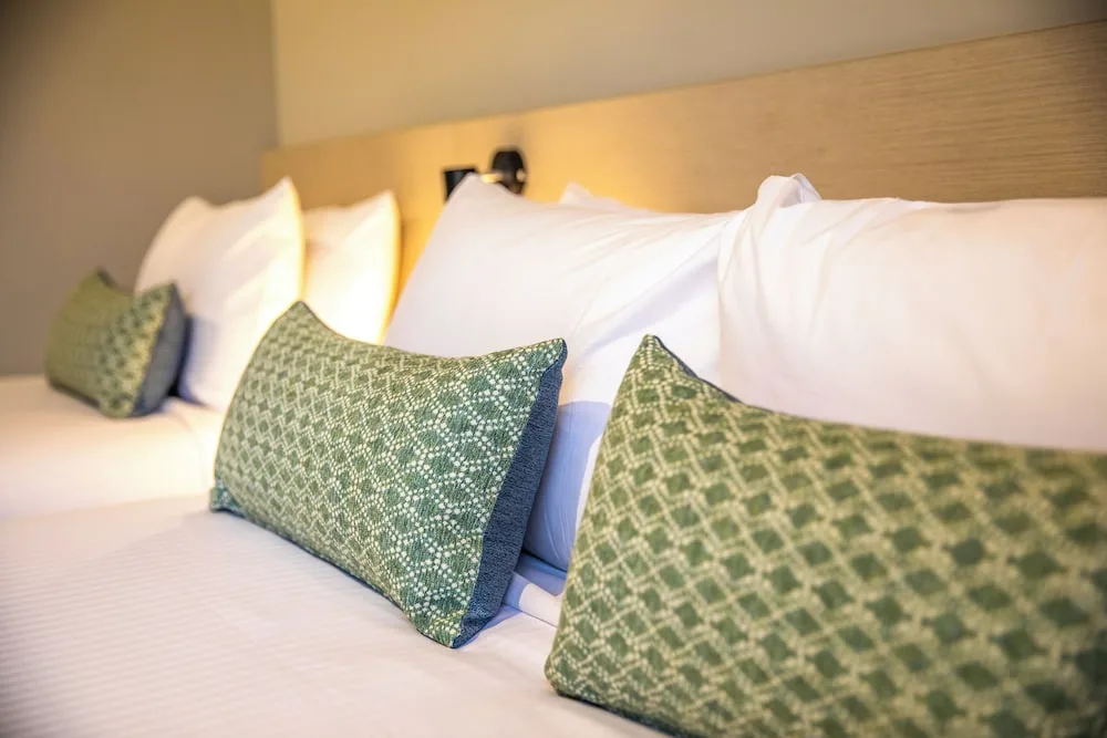 Nightcap at Dalrymple Hotel in Garbutt, Australia - photo 4
