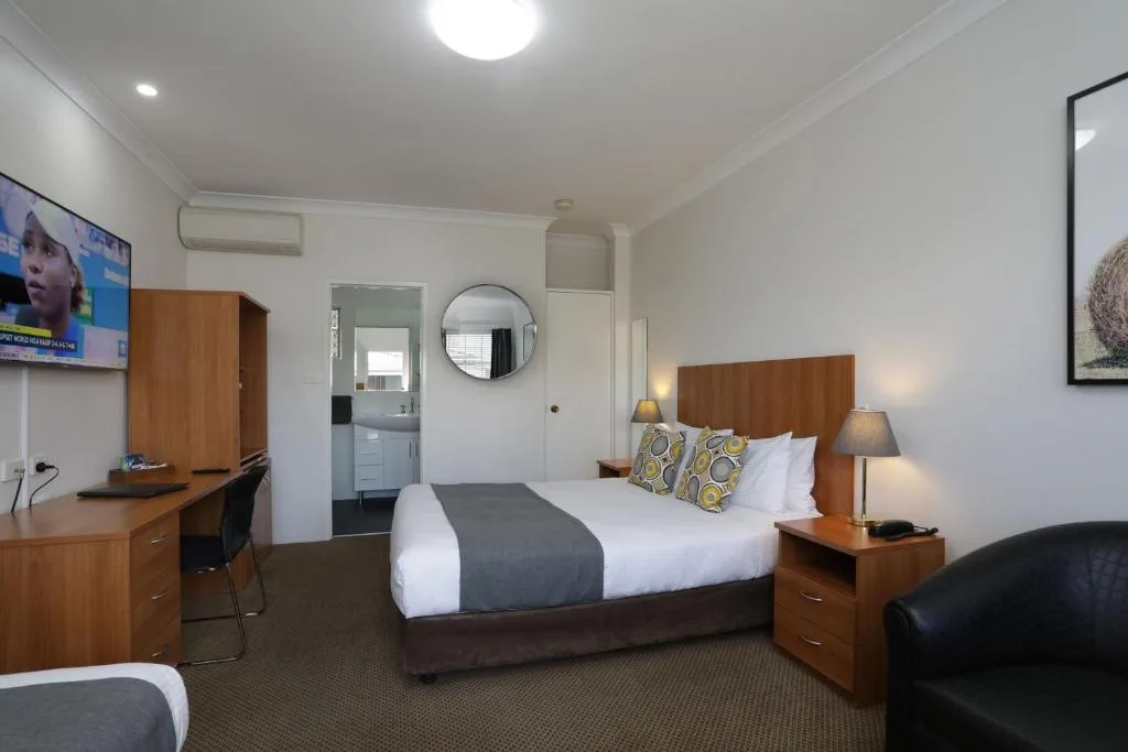 Cadman Motor Inn & Apartments in Tamworth, Australia - photo 2