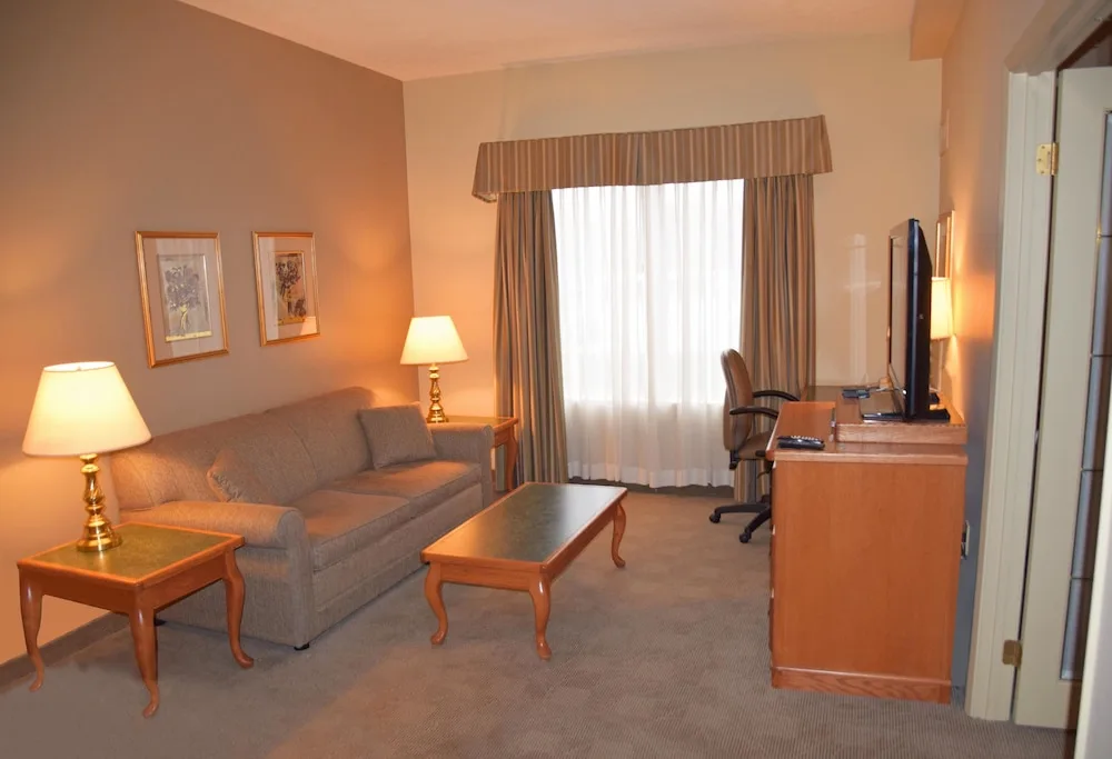 Stone Gate Inn in Orillia, Canada - photo 3