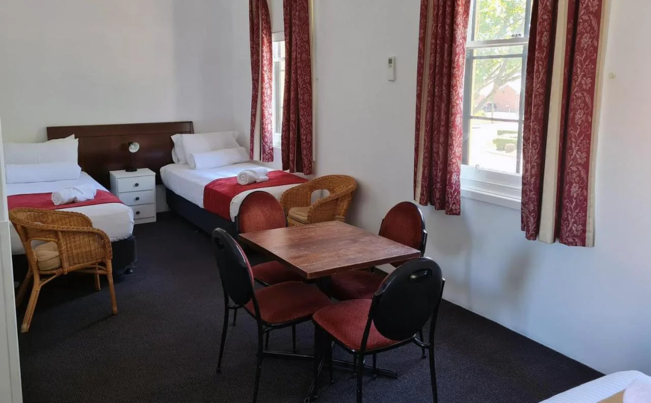 Seaton Arms Motor Inn in Albury, Australia - photo 5