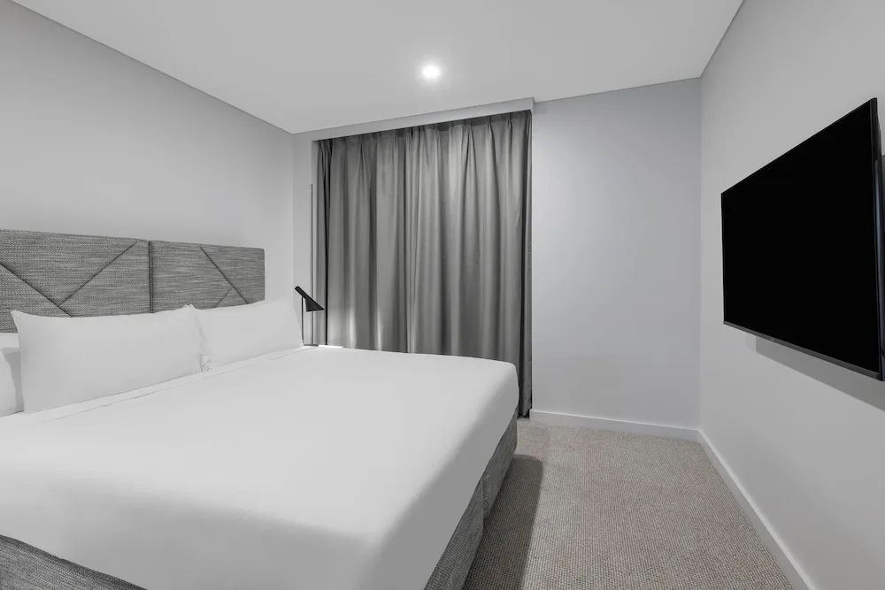 Meriton Suites Canberra in Canberra, Australia - photo 5