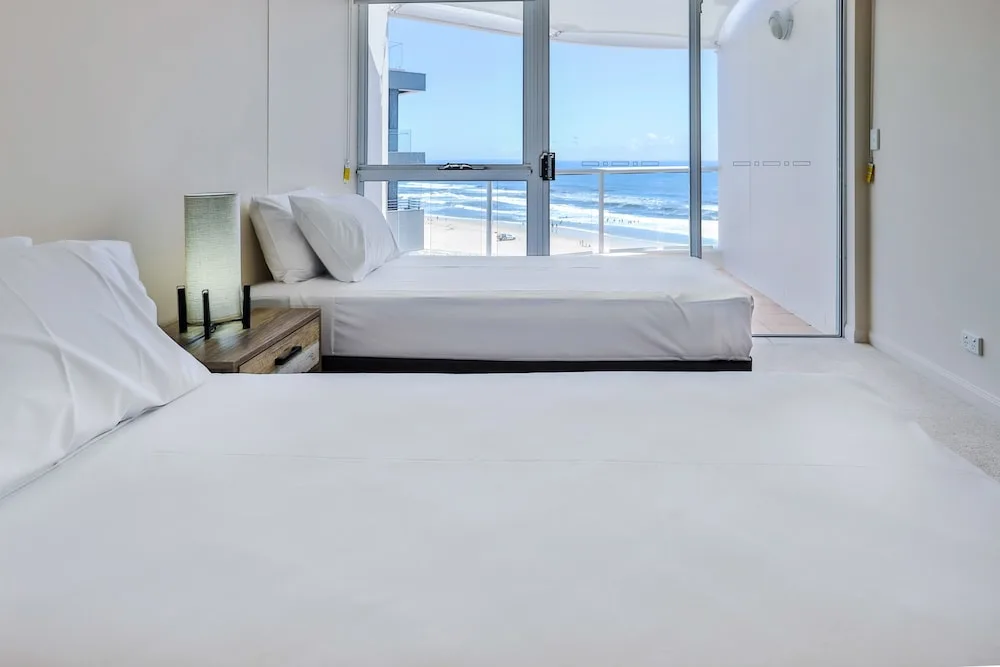 Regency on the Beach in Palm Beach, Australia - photo 4