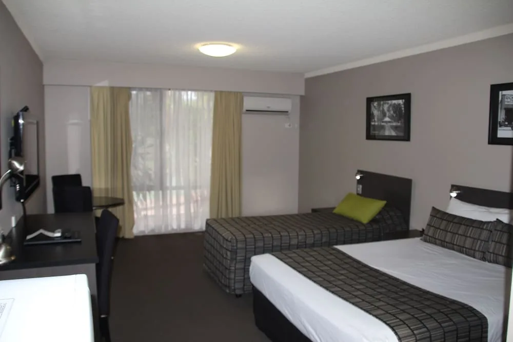 The Galaxy Motel in Gosford, Australia - photo 4