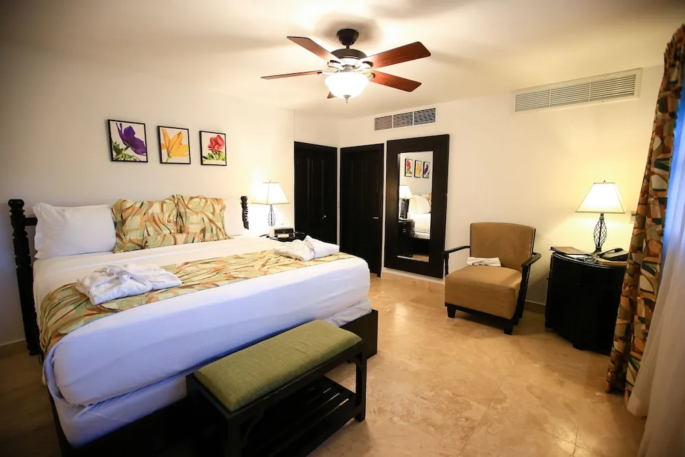 Las Terrazas Resort and Residences in San Pedro, Belize - photo 3