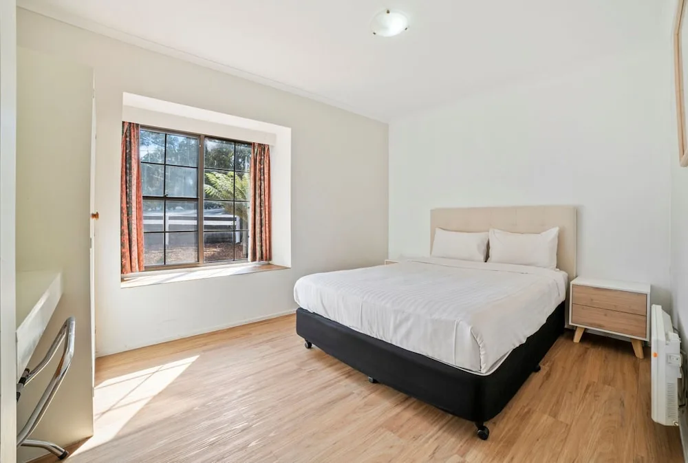 Fox and Hounds Inn in Port Arthur, Australia - photo 4