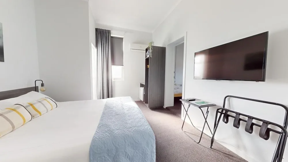 Doctor Syntax Hotel in Sandy Bay, Australia - photo 5