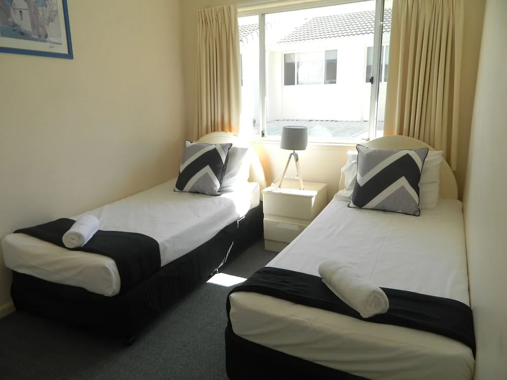 Isle of Palms Resort in Elanora, Australia - photo 5