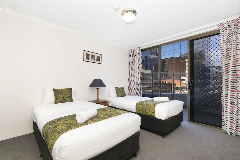 The Astor Apartments in Spring Hill, Australia - photo 4