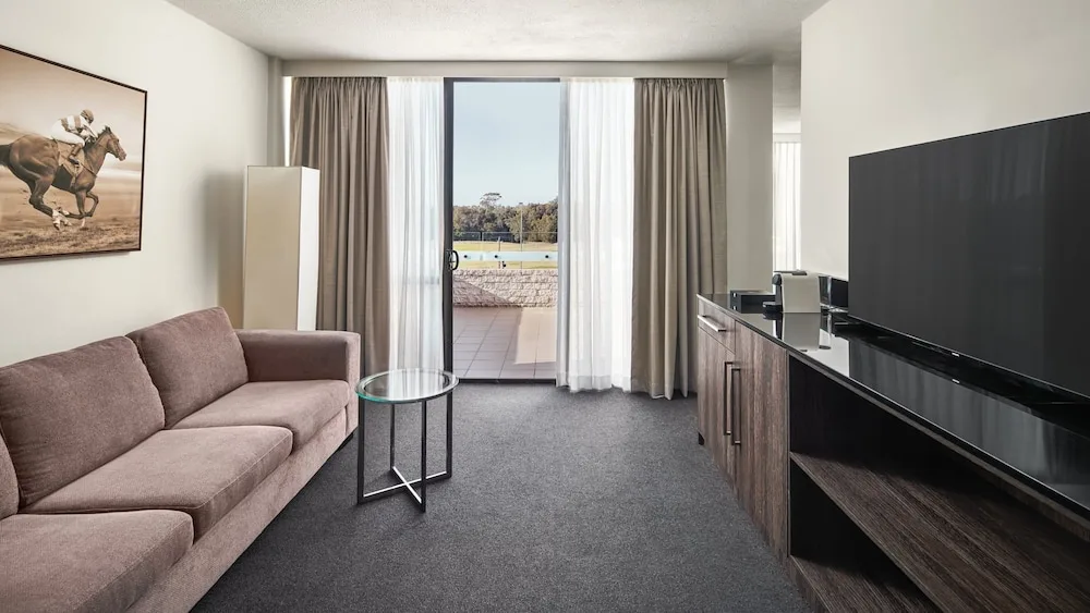 Holiday Inn Warwick Farm in Sydney 2170, Australia - photo 5