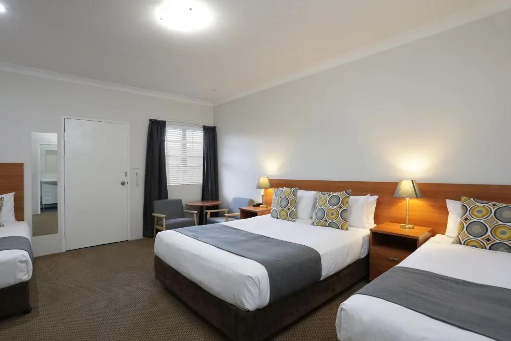 Cadman Motor Inn & Apartments in Tamworth, Australia - photo 3