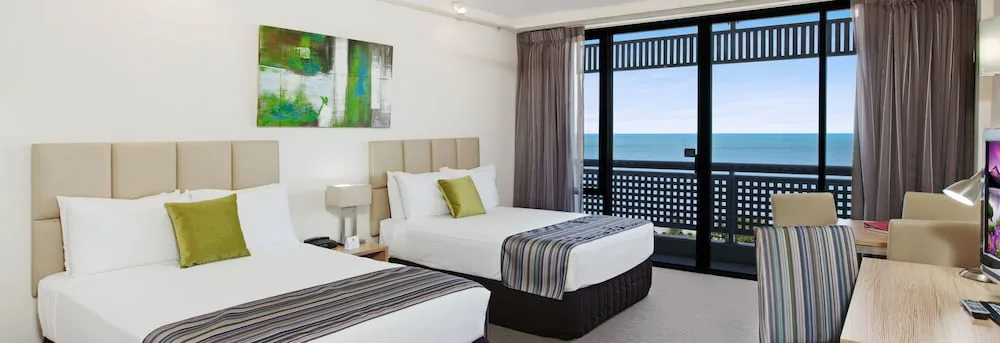 Rydges Esplanade Resort Cairns in Cairns North, Australia - photo 3