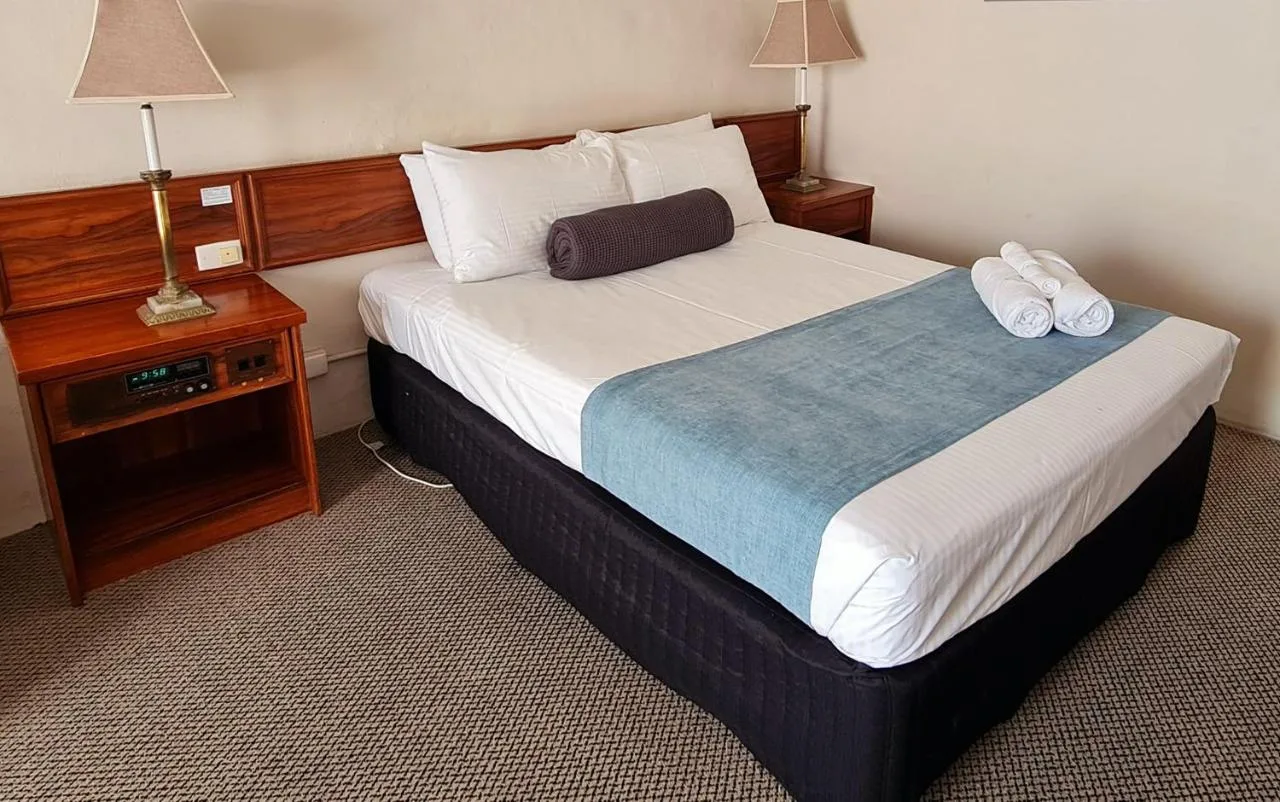 Seaton Arms Motor Inn in Albury, Australia - photo 3