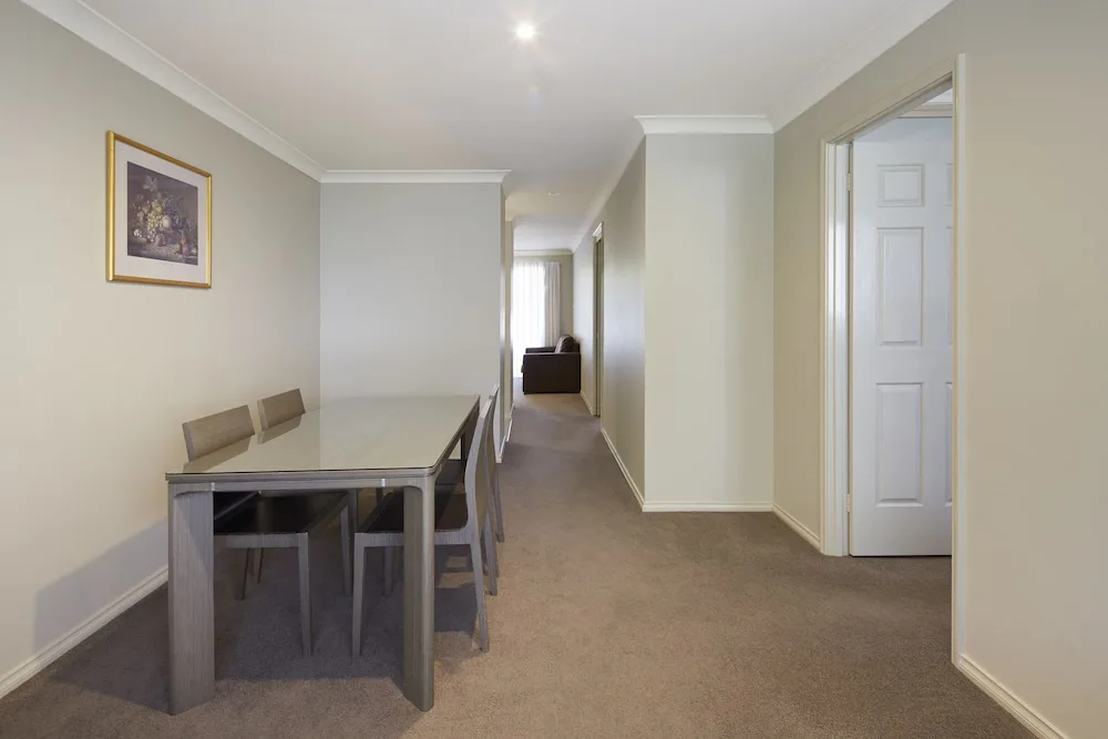 Pinnacle Apartments in Kingston, Australia - photo 2