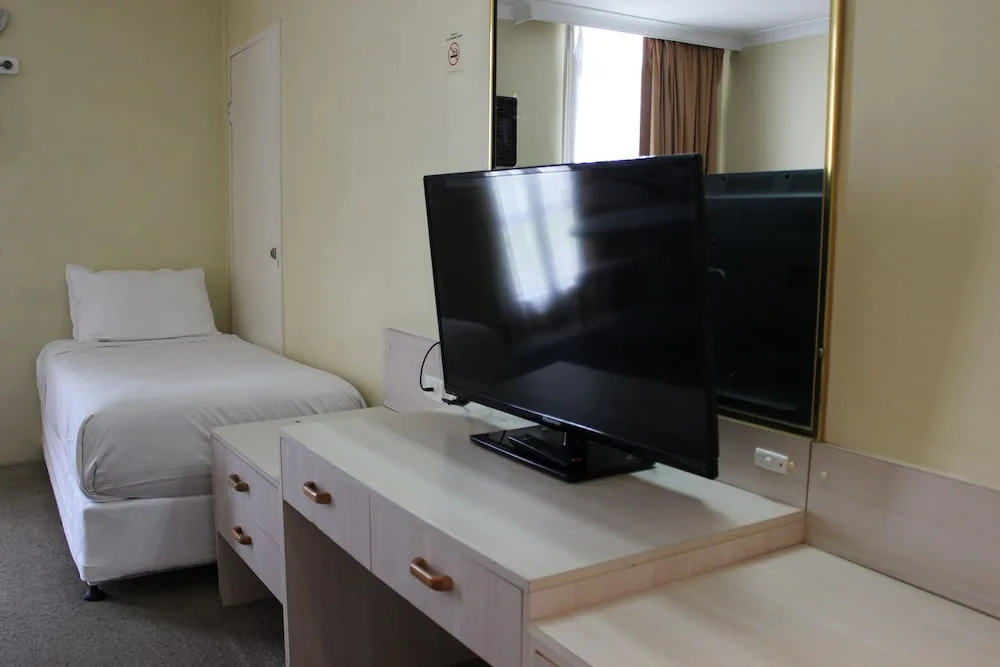 El Toro Motor Inn in Warwick Farm, Australia - photo 3