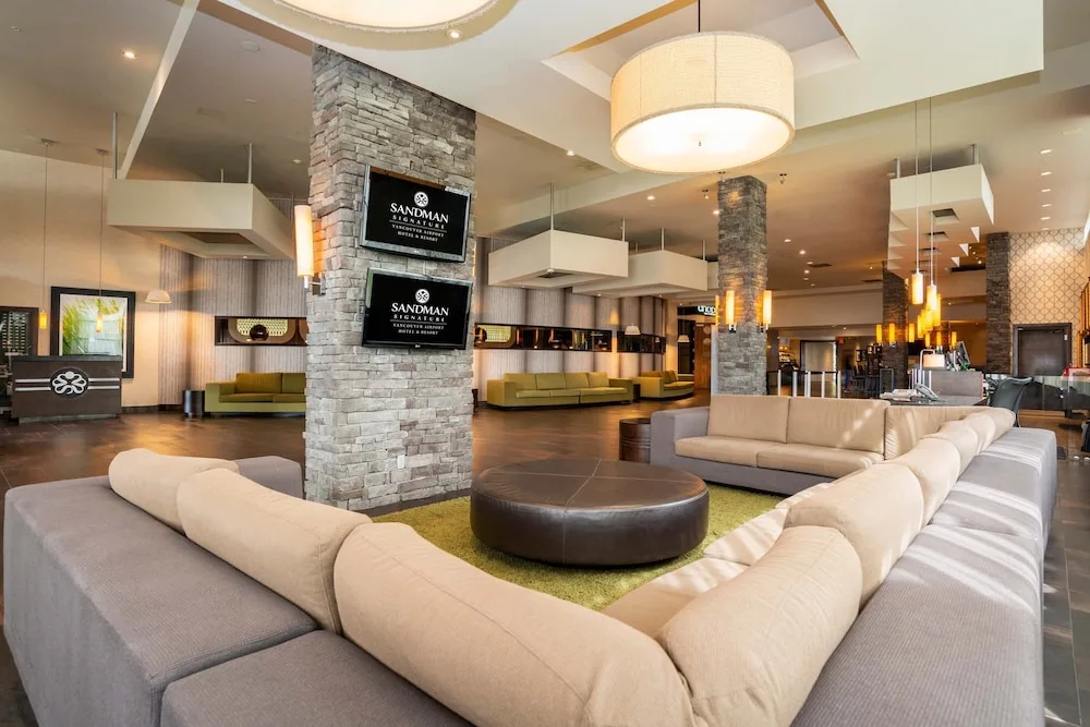 Sandman Signature Vancouver Airport Hotel & Resort in Richmond, Canada - photo 2