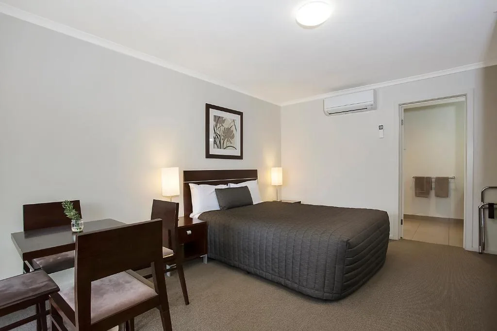 Elm Tree Motel in Warrnambool, Australia - photo 4