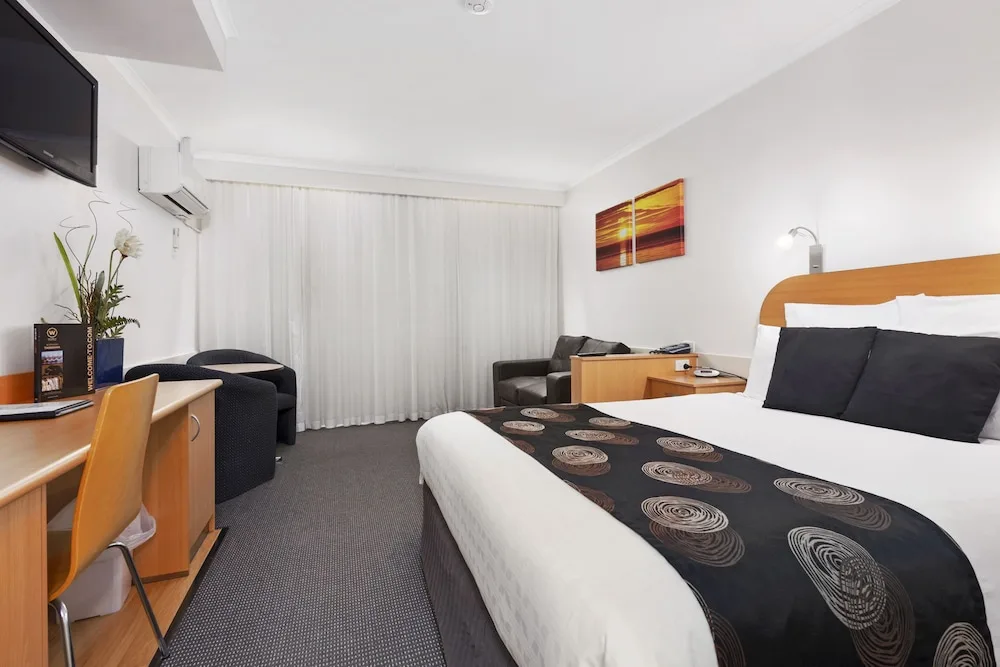 Beachfront Voyager Motor Inn in Burnie, Australia - photo 2