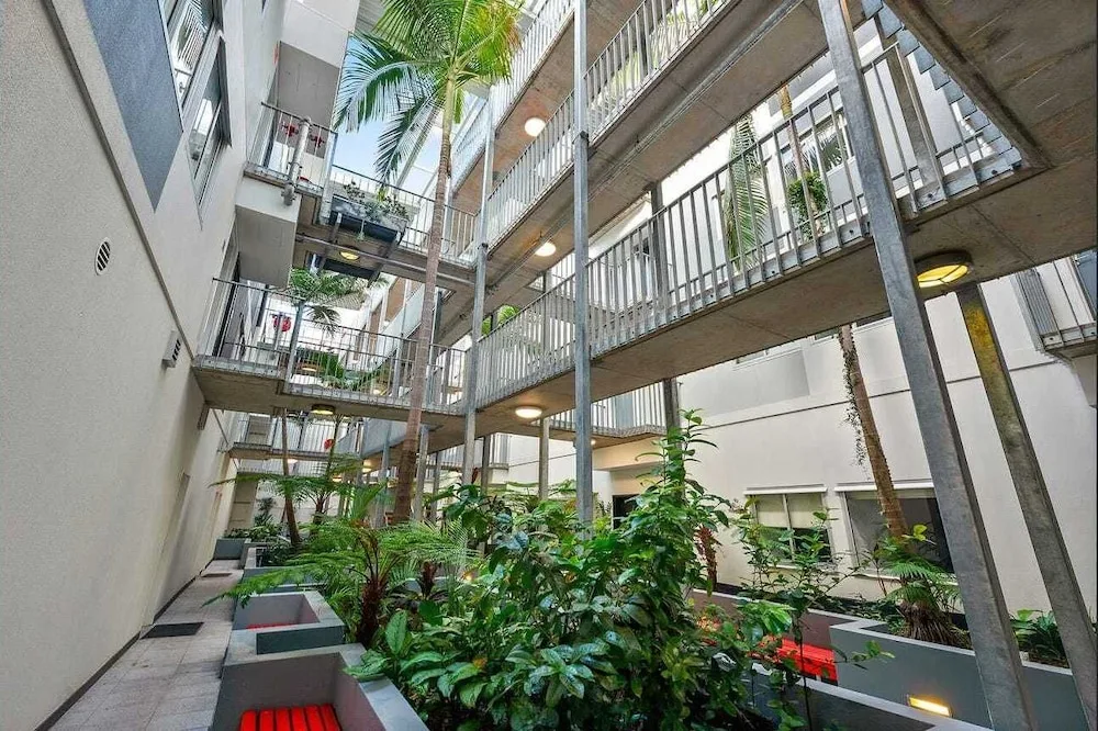 Miro Apartments in Brisbane, Australia - photo 2