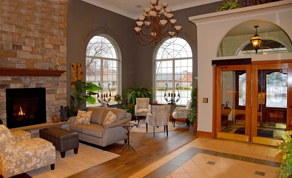 Stone Gate Inn in Orillia, Canada - photo 1